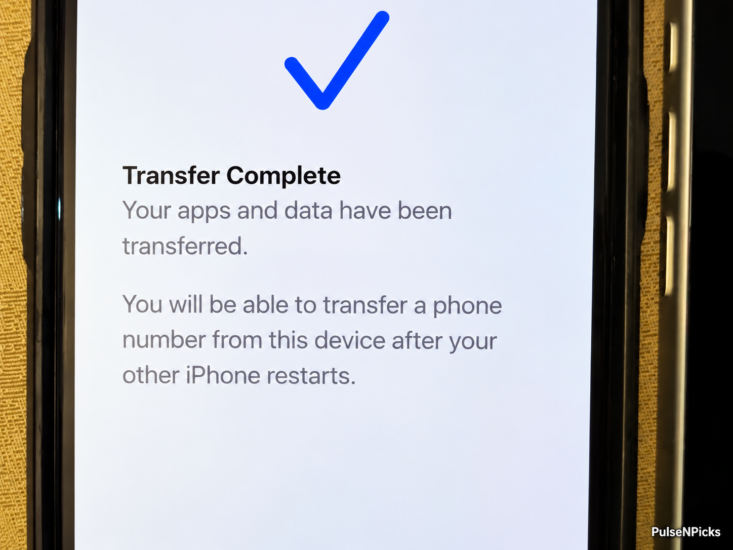 New iPhone displaying transfer completion